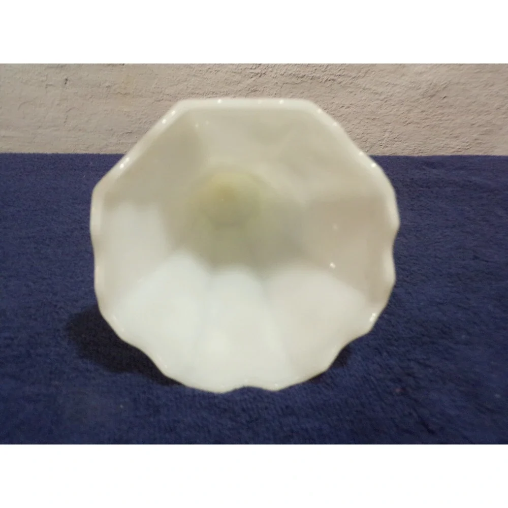 Anchor Hocking Milk Glass Vintage Vase w/Pedestal Grape & Vine Ruffle Edge‎